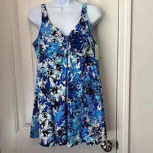 Croft & Barrow The Tummy Control Swimsuit size18